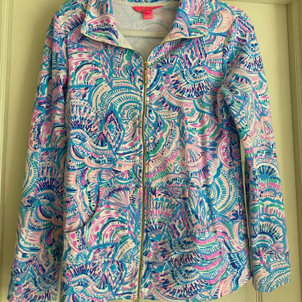 Lilly Pulitzer happy as a clam zip popover
